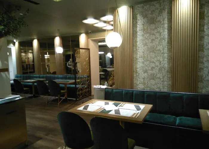 Ariston Hotell